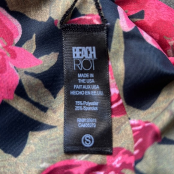 Beach Riot Twist Floral Top in Fuchsia Orchid Size Small - Picture 10 of 10